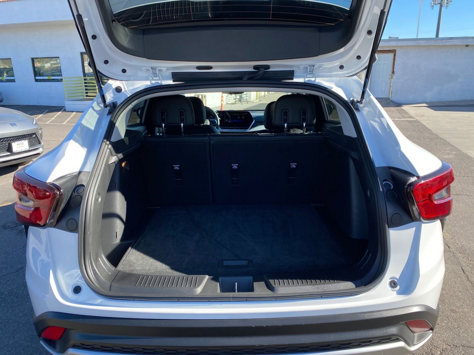 Used 2025 Chevrolet Trax LT w/ LT Convenience Package image 31