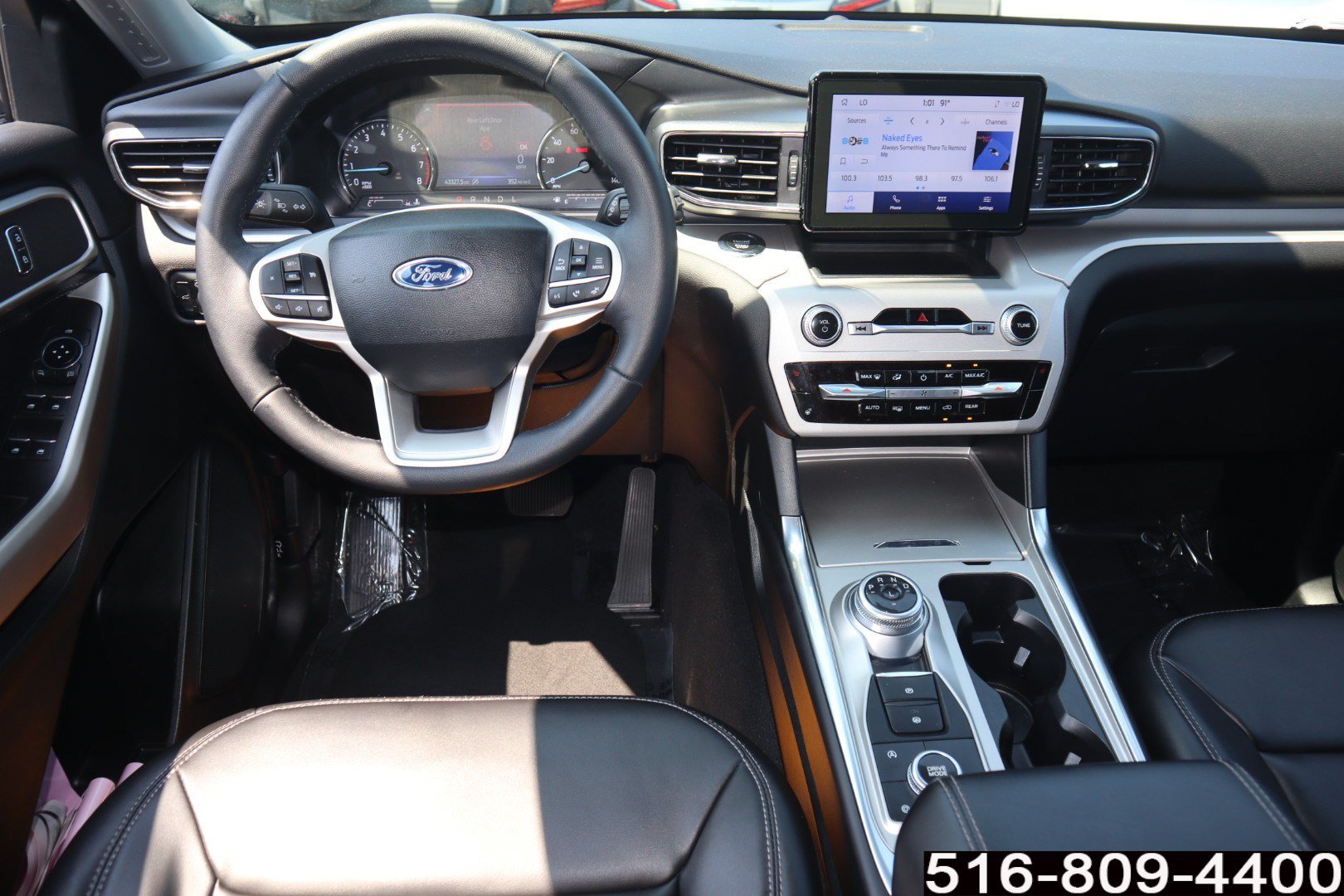Used 2023 Ford Explorer XLT w/ Equipment Group 202A AWD/4WD image 14