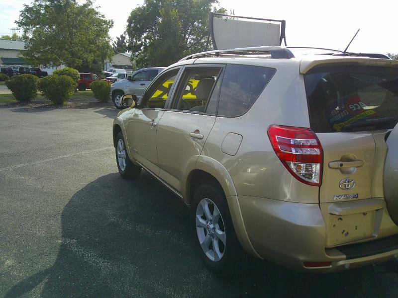 Used 2012 Toyota RAV4 Limited w/ Navigation Value Pkg FWD image 5
