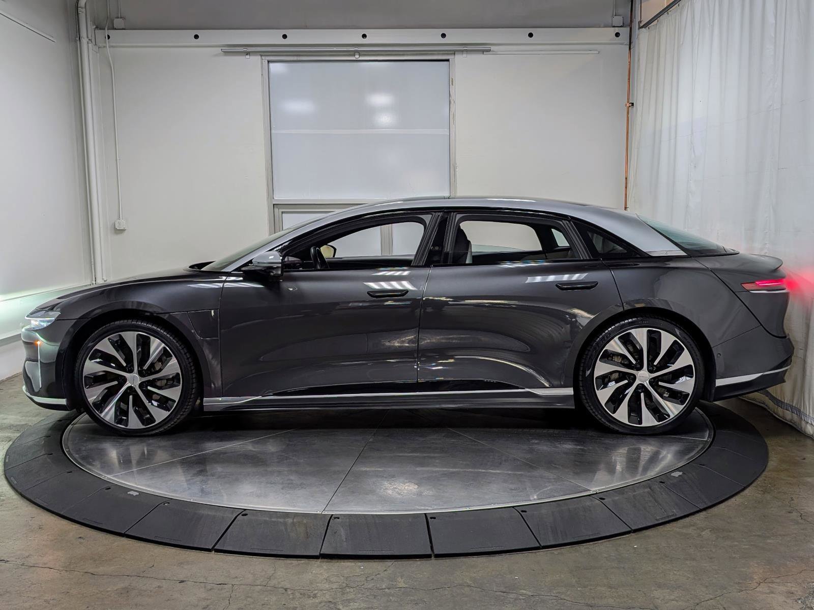 Used 2022 Lucid Air Grand Touring image 6