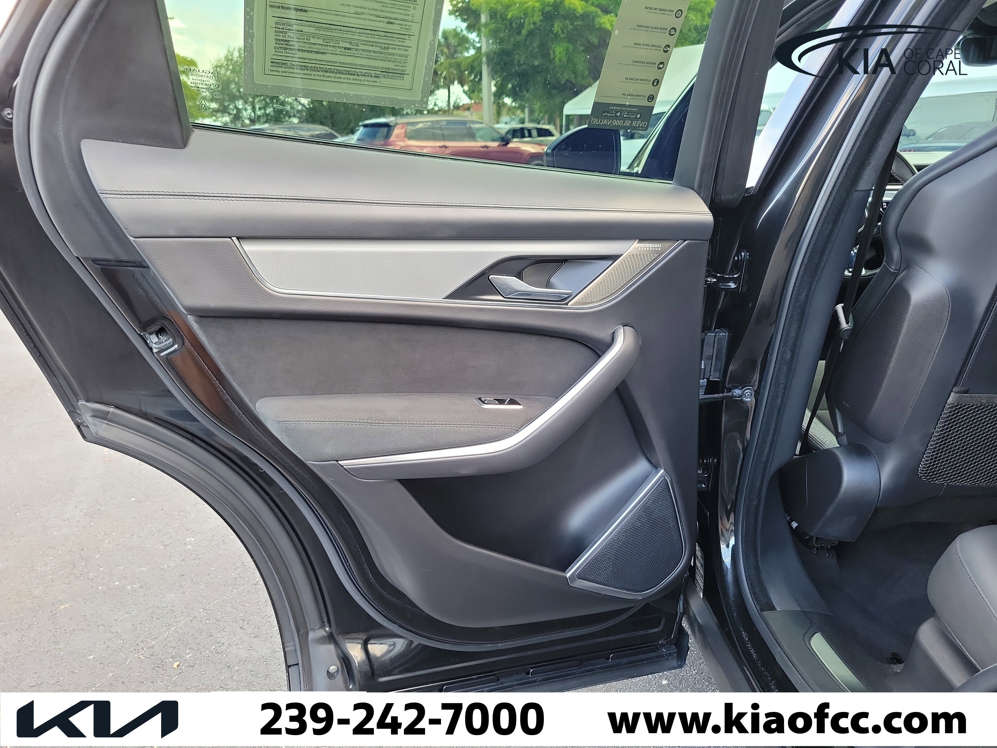 Used 2024 Jaguar F-PACE SVR image 15