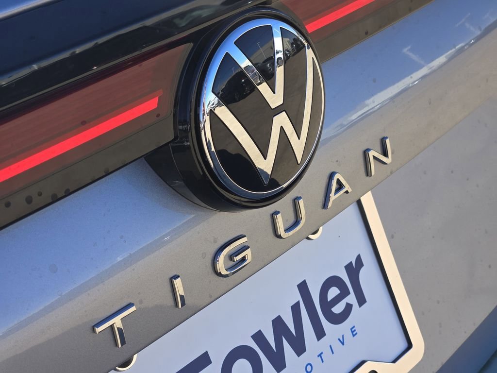 New 2026 Volkswagen Tiguan SE FWD image 7