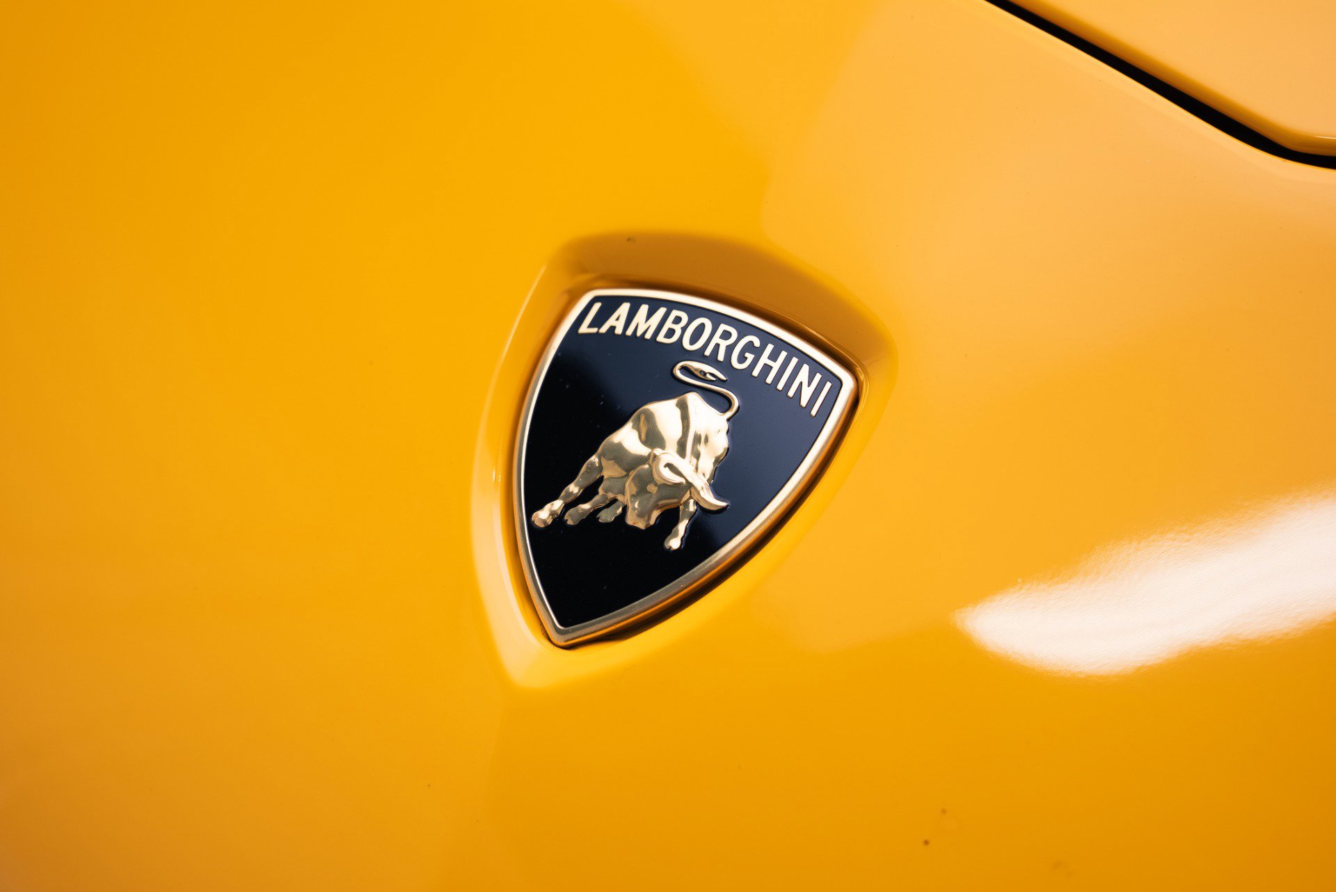 Used 2018 Lamborghini Aventador S image 14