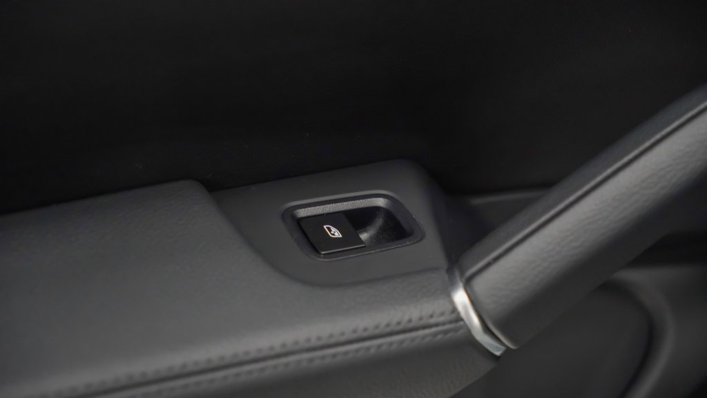 Used 2023 Porsche Cayenne image 16