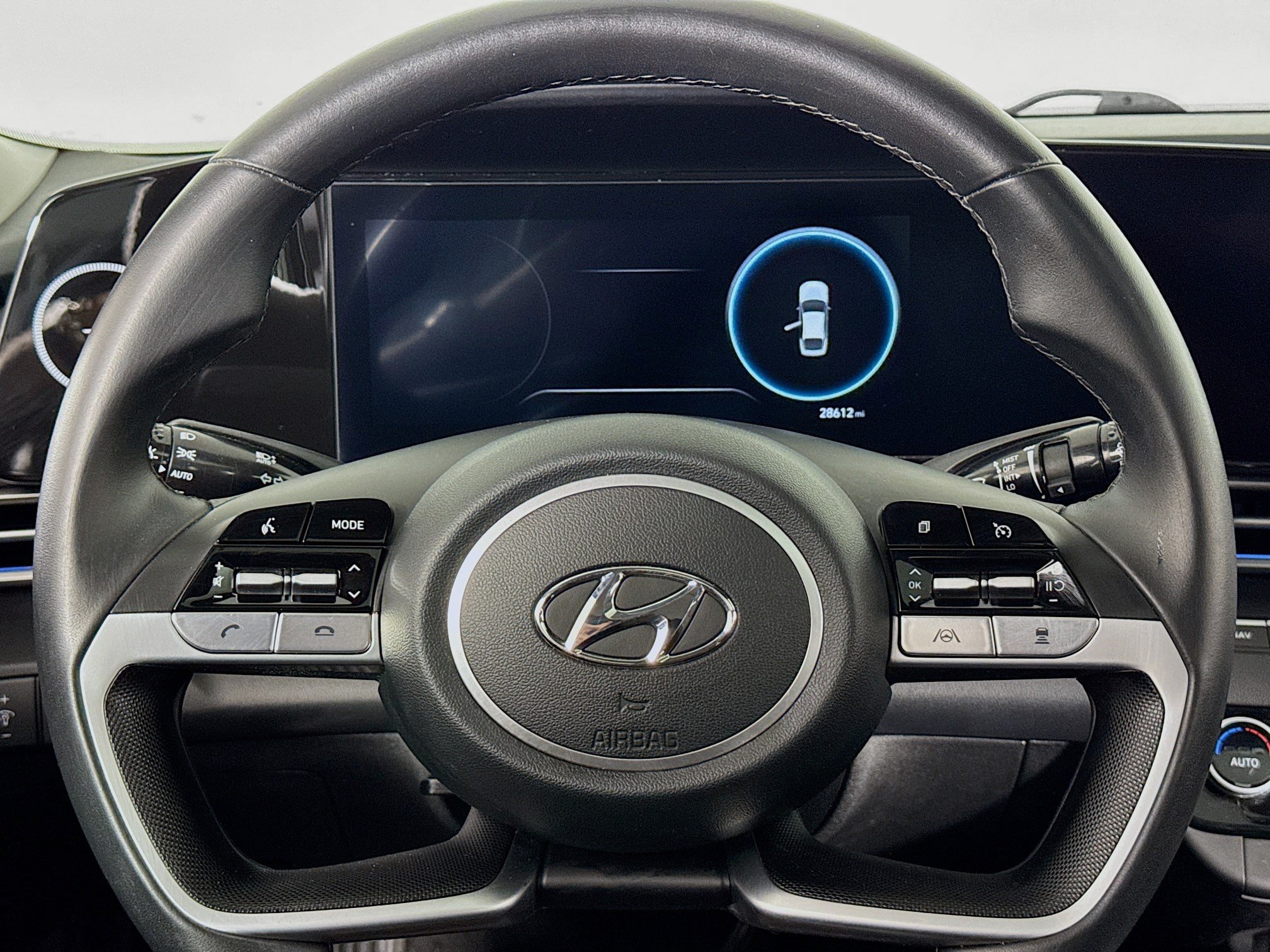 Used 2023 Hyundai Elantra Limited FWD image 25