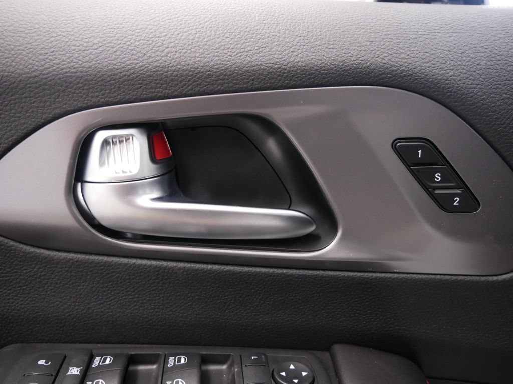 New 2027 Chrysler Pacifica Select AWD/4WD image 19
