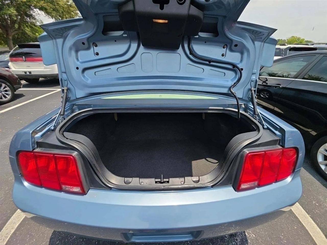Used 2007 Ford Mustang Coupe RWD image 8