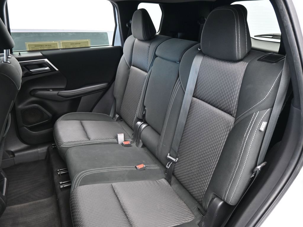 Used 2022 Mitsubishi Outlander ES image 36