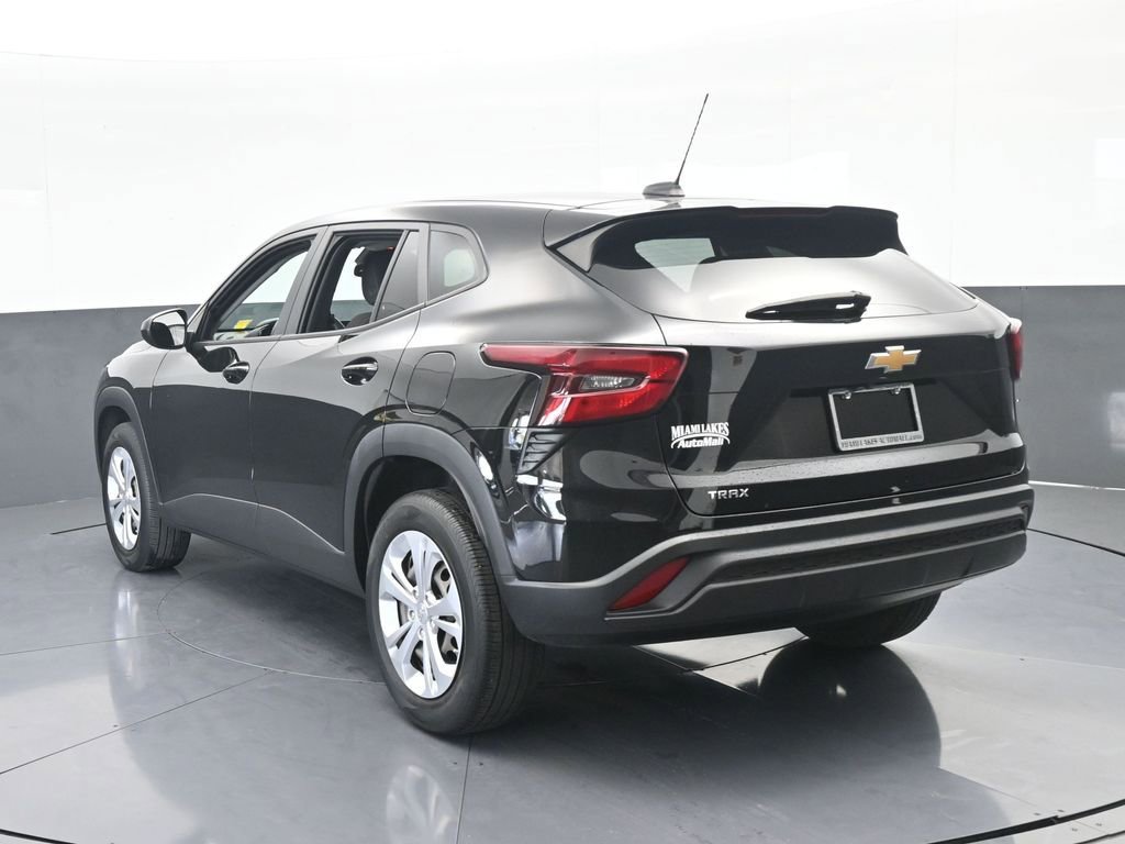Used 2024 Chevrolet Trax LS image 4