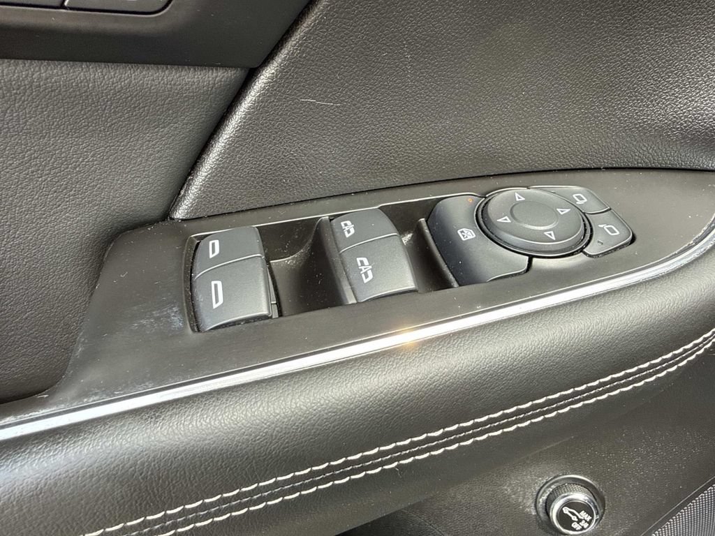 Used 2023 Buick Envision Essence FWD image 21