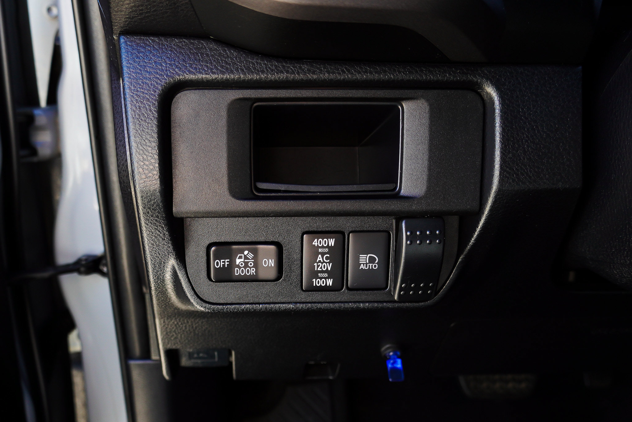 Certified 2018 Toyota Tacoma TRD Sport w/ Technology Package AWD/4WD image 18