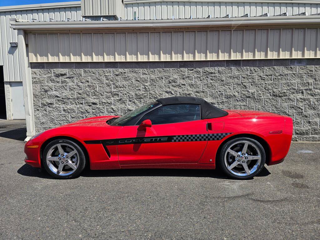 Used 2007 Chevrolet Corvette Convertible w/ Preferred Equipment Group RWD image 3