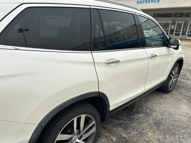 Used 2017 Honda Pilot Touring image 3