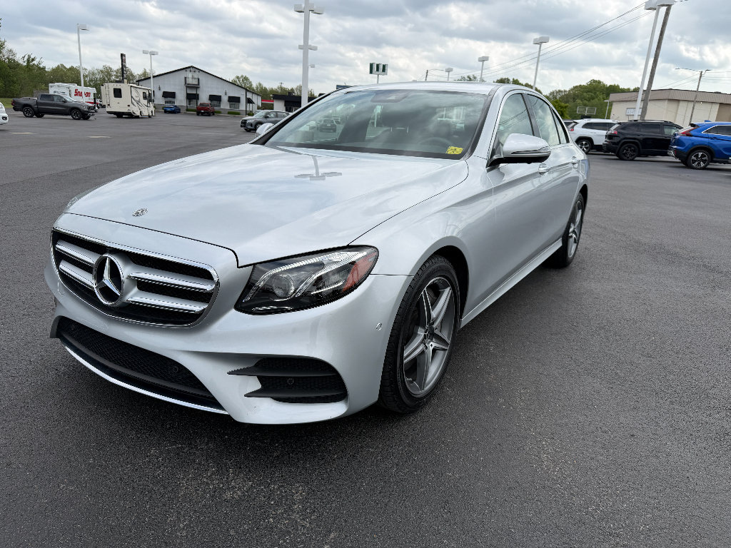 Used 2019 Mercedes-Benz E 300 4MATIC image 3