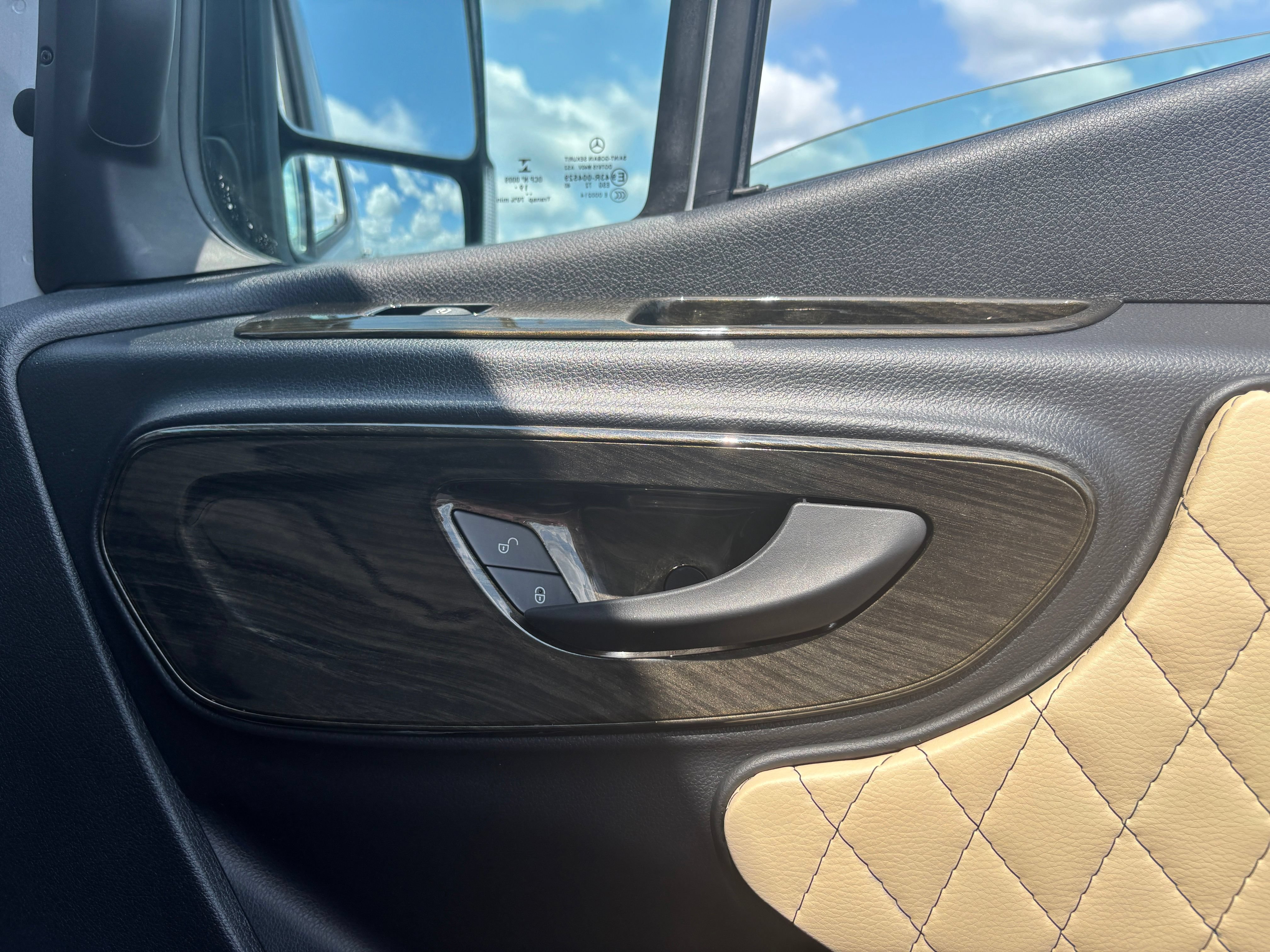 Used 2020 Mercedes-Benz Sprinter 2500 w/ Windows All Around Package image 24