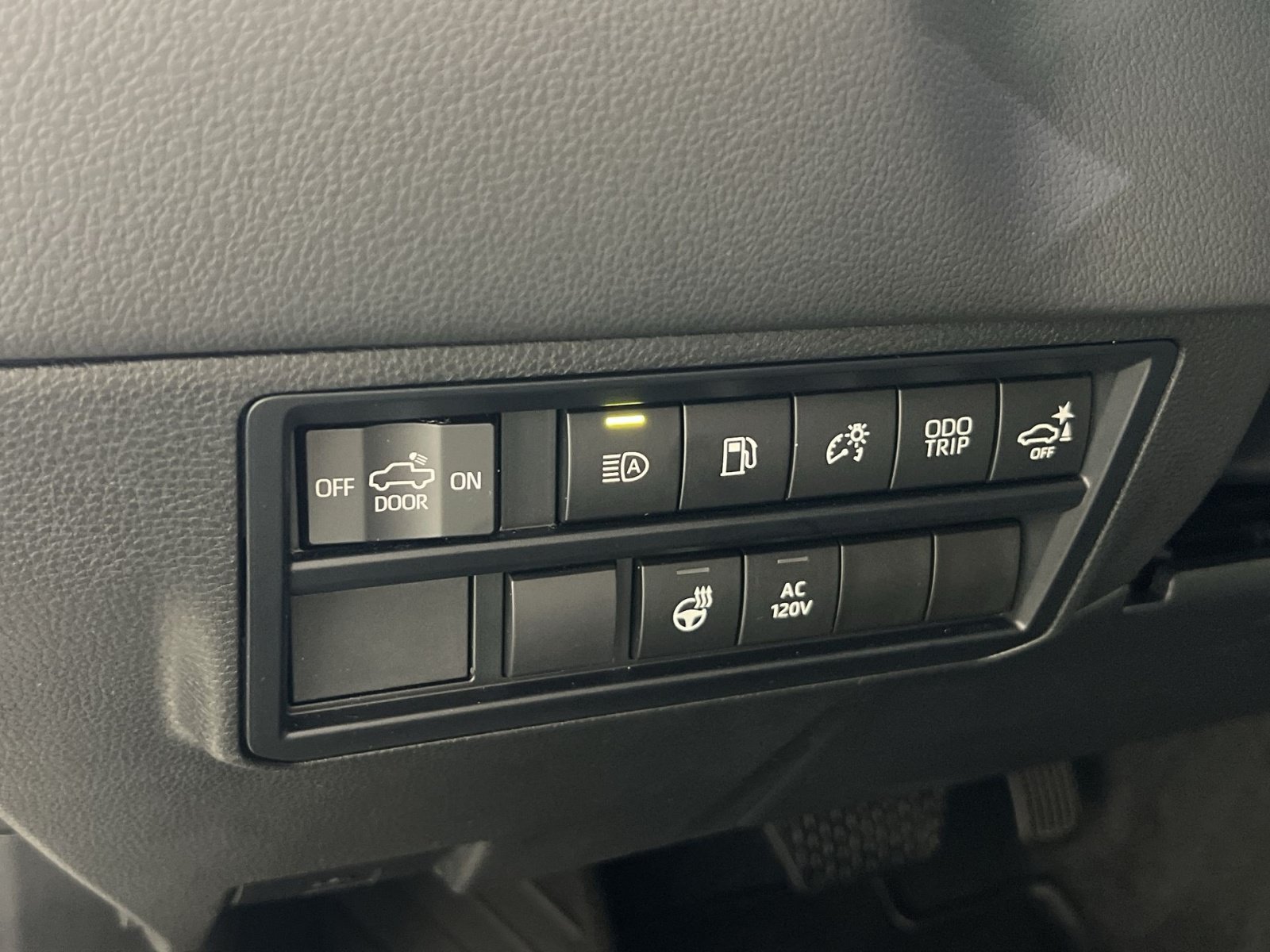Used 2023 Toyota Tundra Limited AWD/4WD image 30