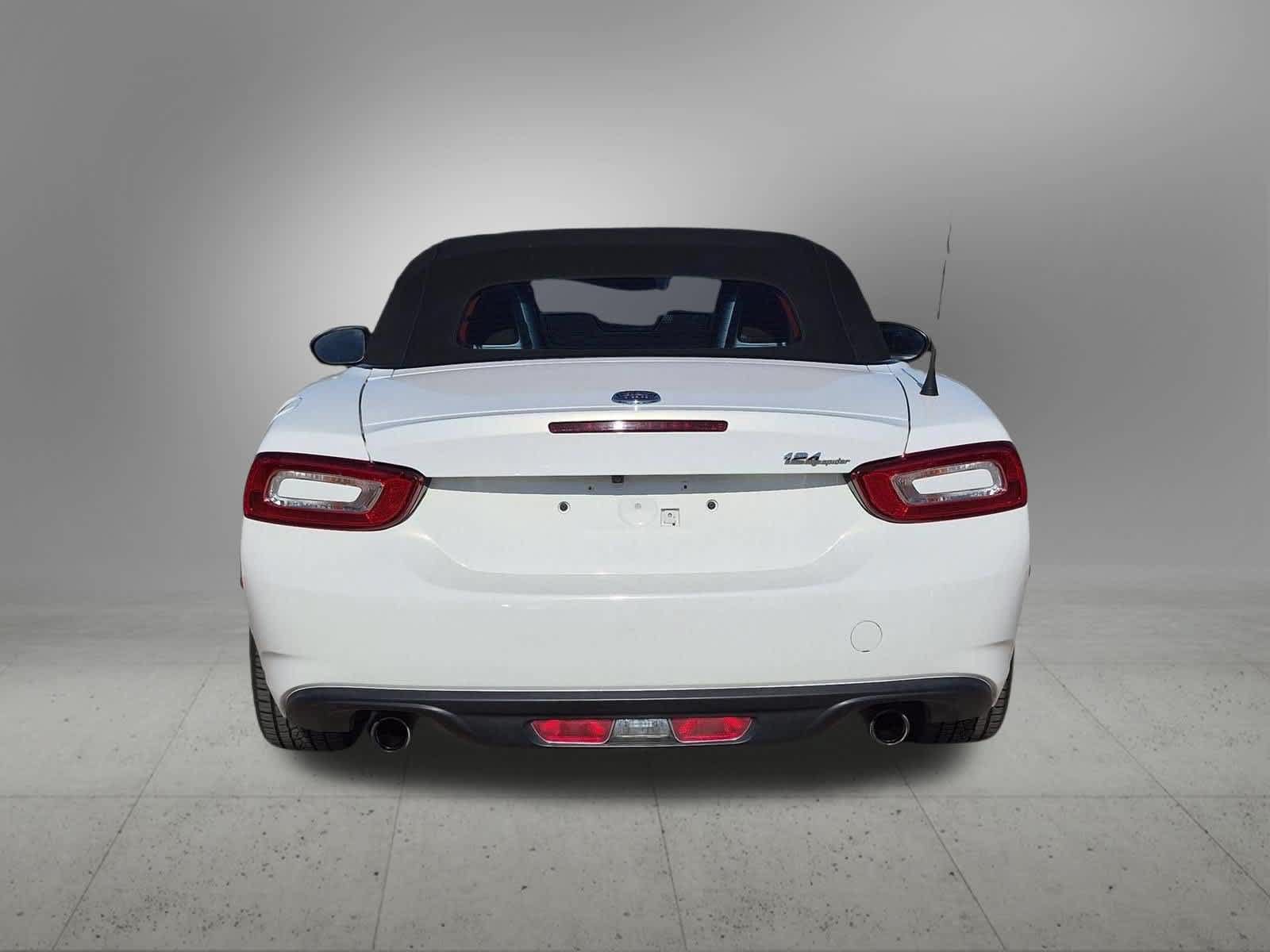 Used 2017 FIAT 124 Spider Lusso RWD image 5