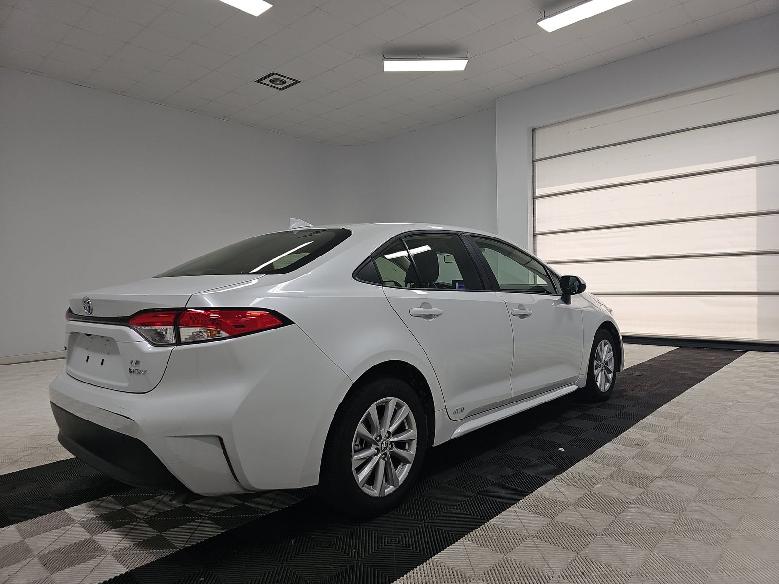 Certified 2025 Toyota Corolla LE w/ LE Premium Package AWD/4WD image 32