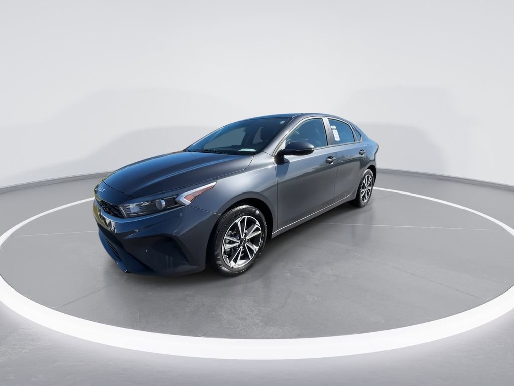 Used 2023 Kia Forte LXS w/ LXS Technology Package image 4