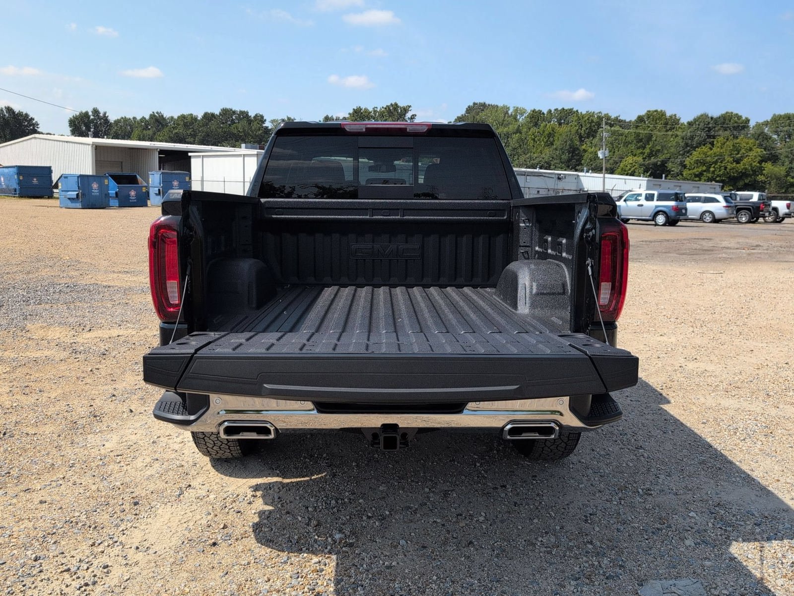 New 2026 GMC Sierra 1500 SLT w/ SLT Premium Plus Package AWD/4WD image 4
