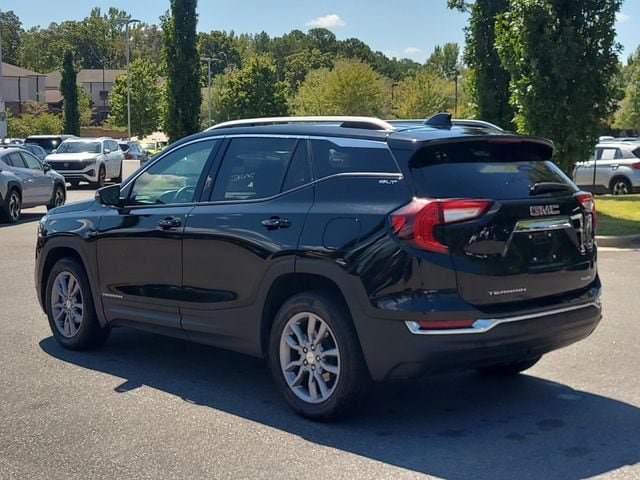 Used 2024 GMC Terrain SLT AWD/4WD image 5