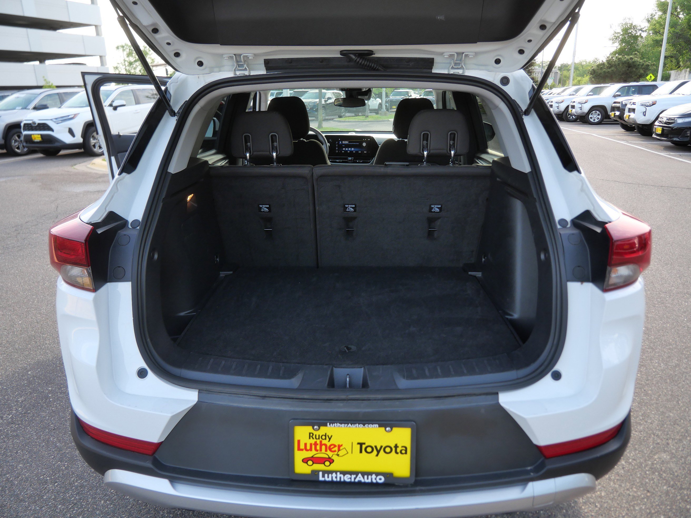 Used 2025 Chevrolet TrailBlazer LT AWD/4WD image 18