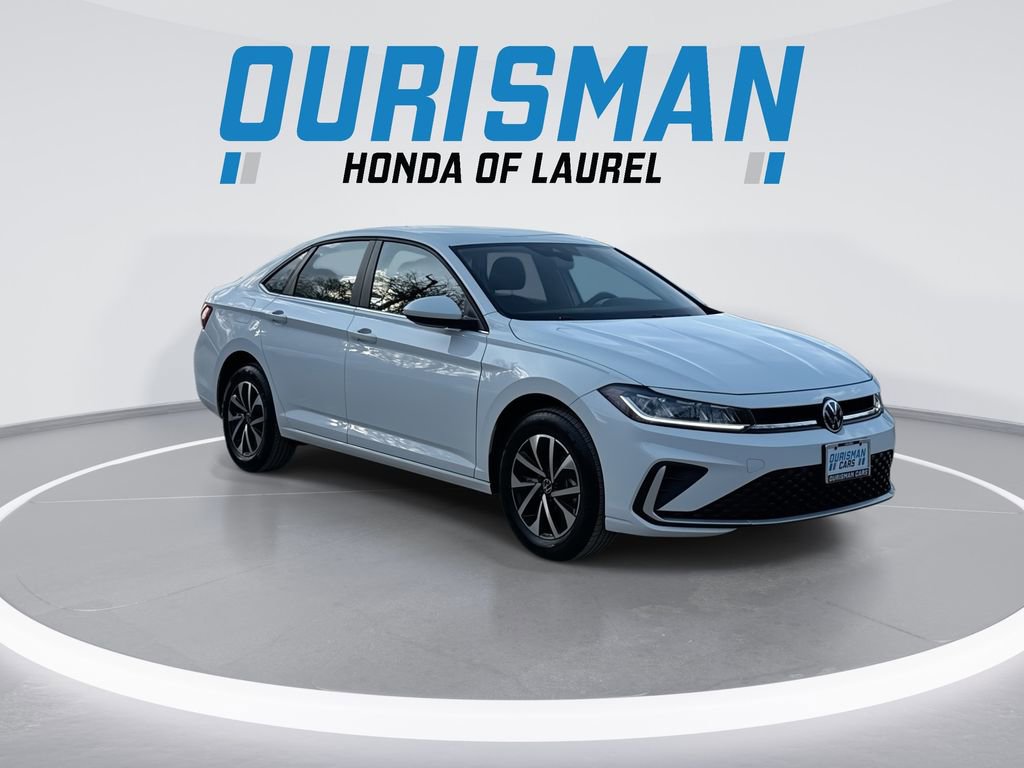 Used 2025 Volkswagen Jetta S image 2