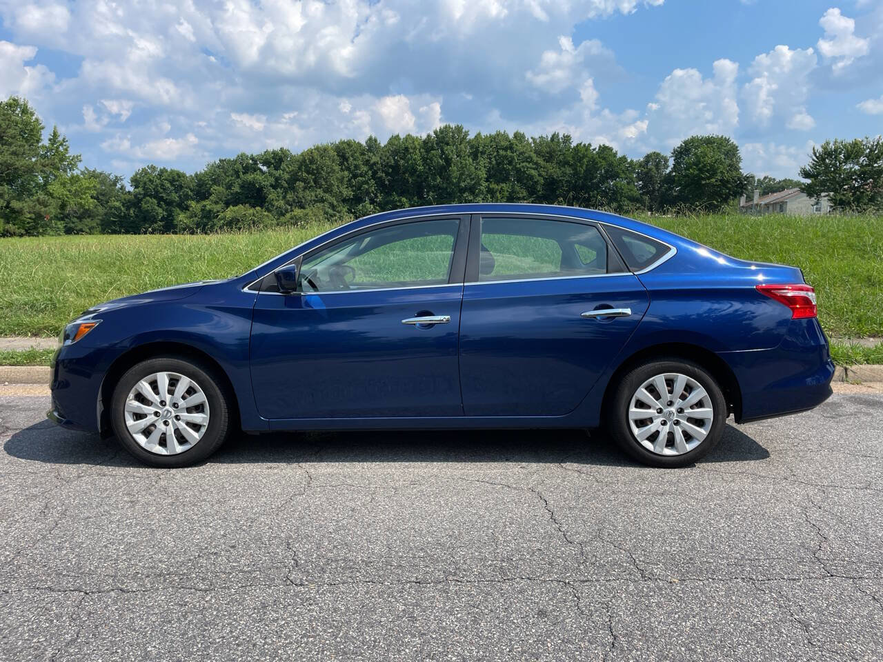 Used 2019 Nissan Sentra S image 2
