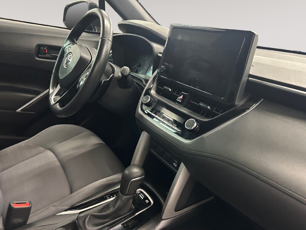 Used 2023 Toyota Corolla Cross AWD Hybrid image 8