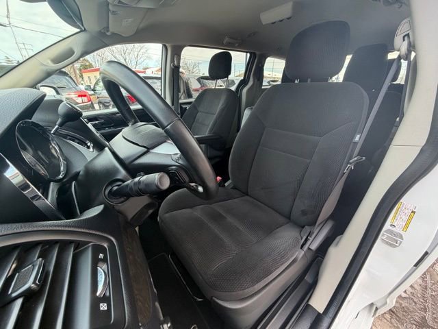 Used 2019 Dodge Grand Caravan SE w/ Rear Park Assist Package image 10