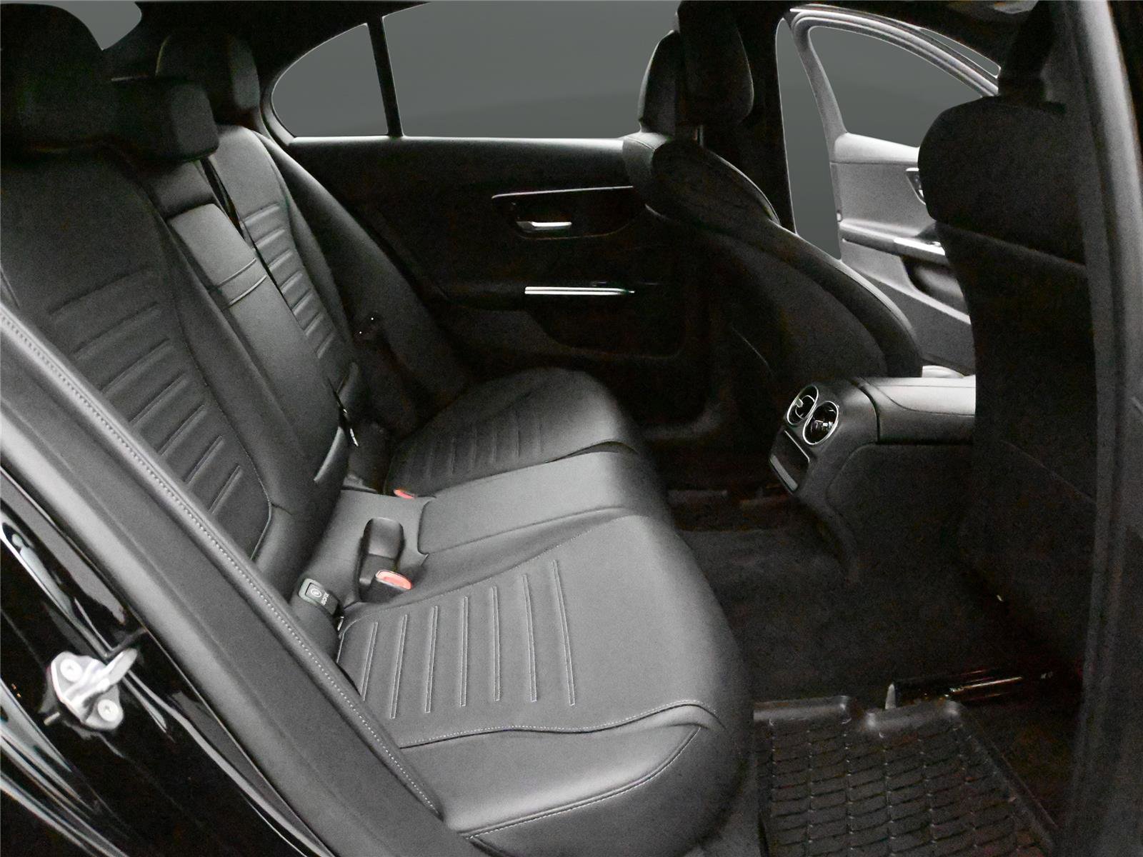 Used 2023 Mercedes-Benz C 300 4MATIC Sedan image 23