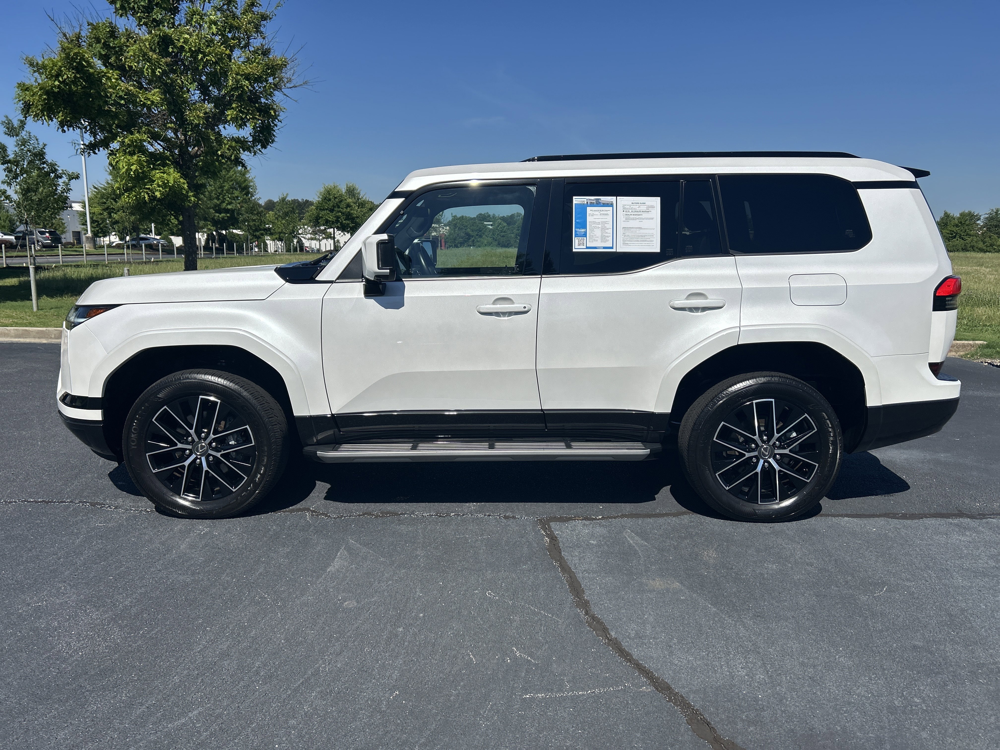 Used 2024 Lexus GX 550 w/ Cold Area Package AWD/4WD image 6