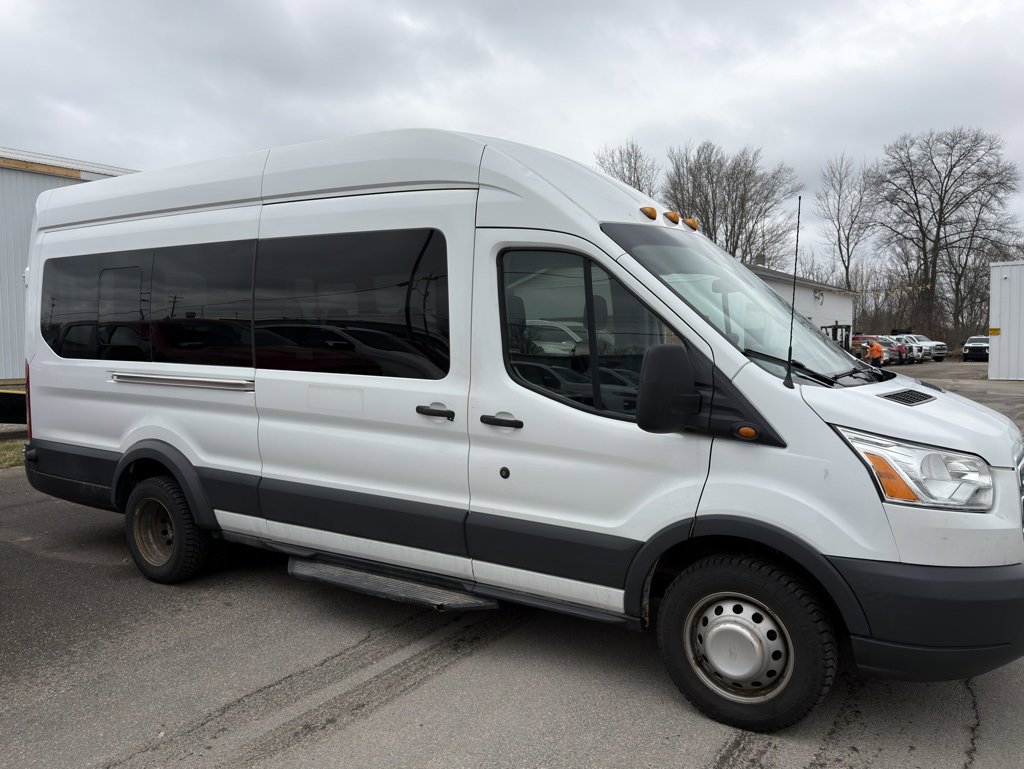 Used 2017 Ford Transit 350 XLT image 2