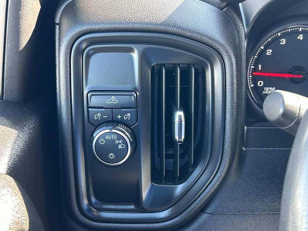 Used 2022 Chevrolet Silverado 2500 Custom image 29