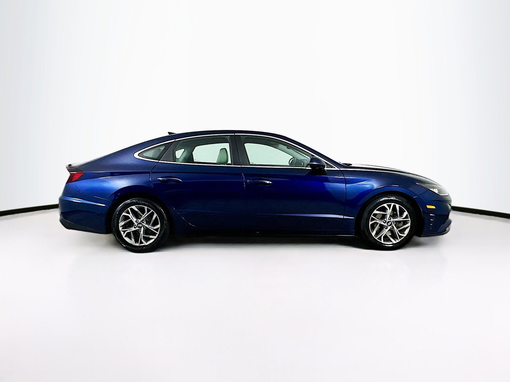 Used 2020 Hyundai Sonata SEL w/ Premium + Sunroof Package FWD image 10