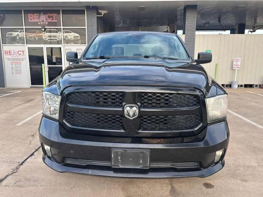 Used 2015 RAM 1500 Express RWD image 2