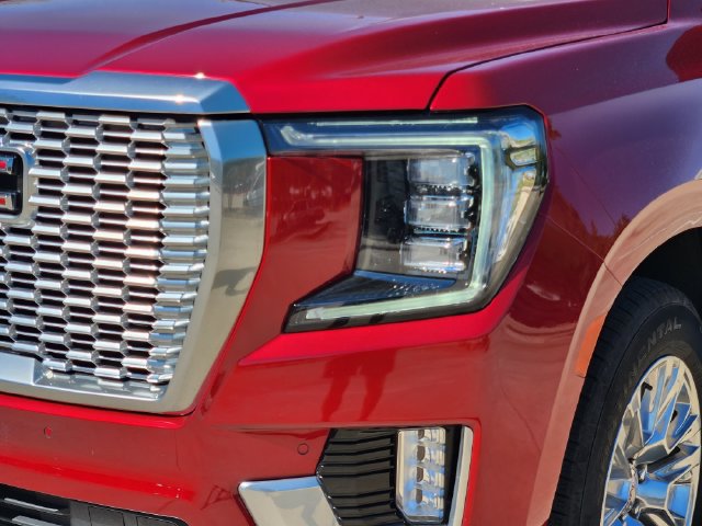 Used 2023 GMC Yukon XL Denali AWD/4WD image 9