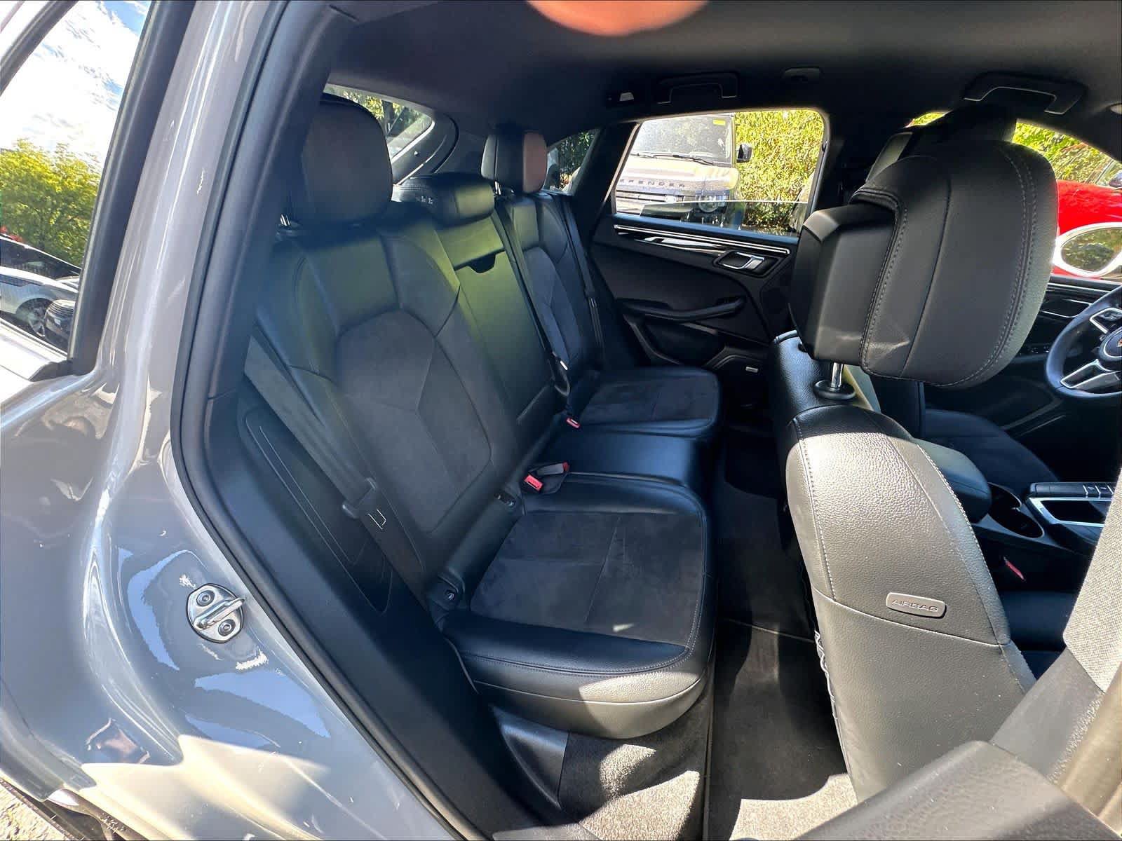 Used 2020 Porsche Macan AWD/4WD image 30