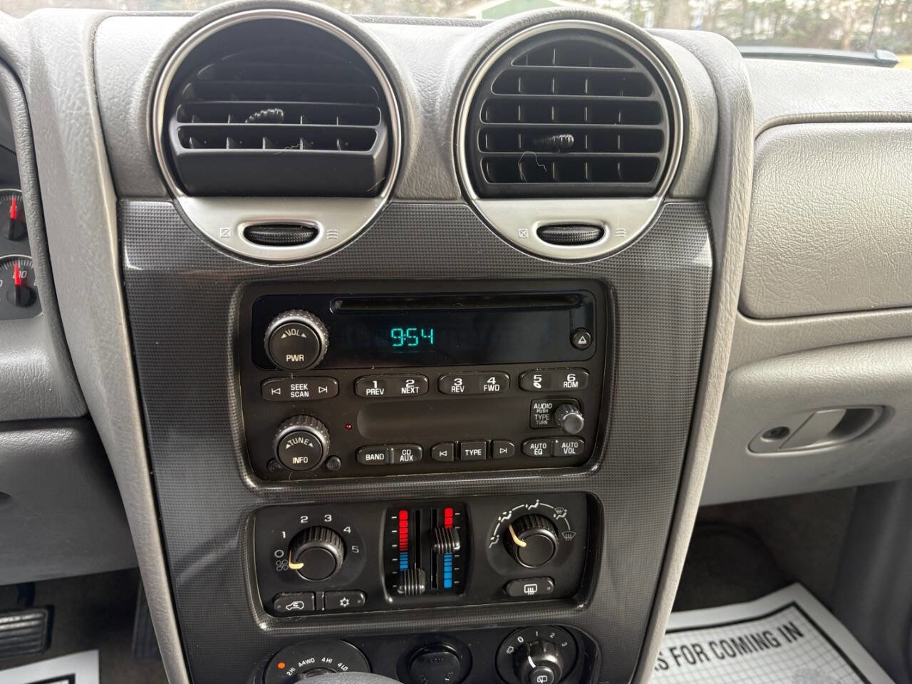 Used 2005 GMC Envoy XUV SLE AWD/4WD image 21