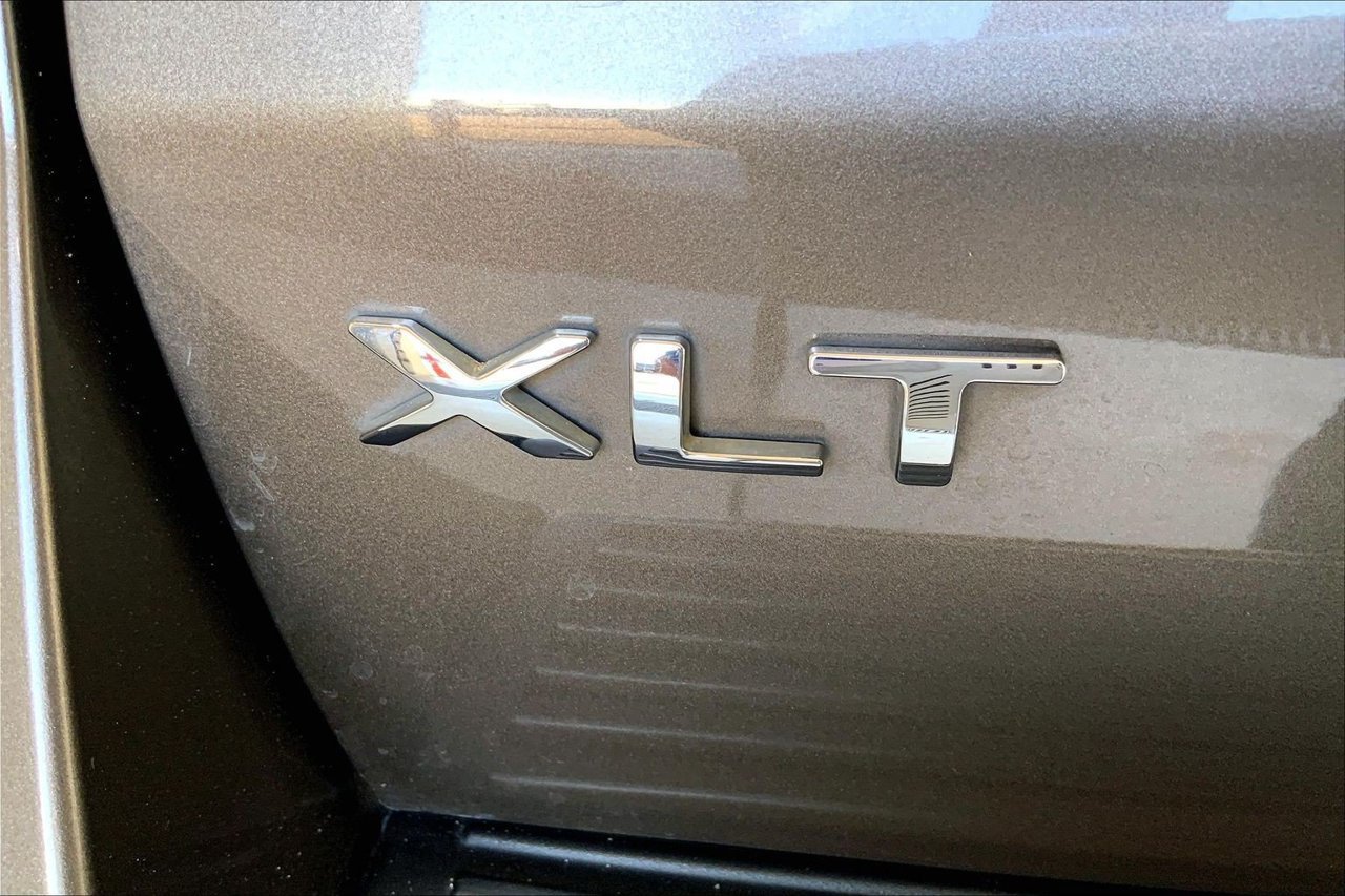 Used 2018 Ford Expedition Max XLT w/ Equipment Group 201A RWD image 31