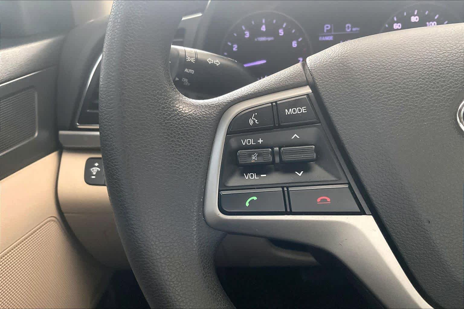 Used 2017 Hyundai Elantra SE FWD image 24