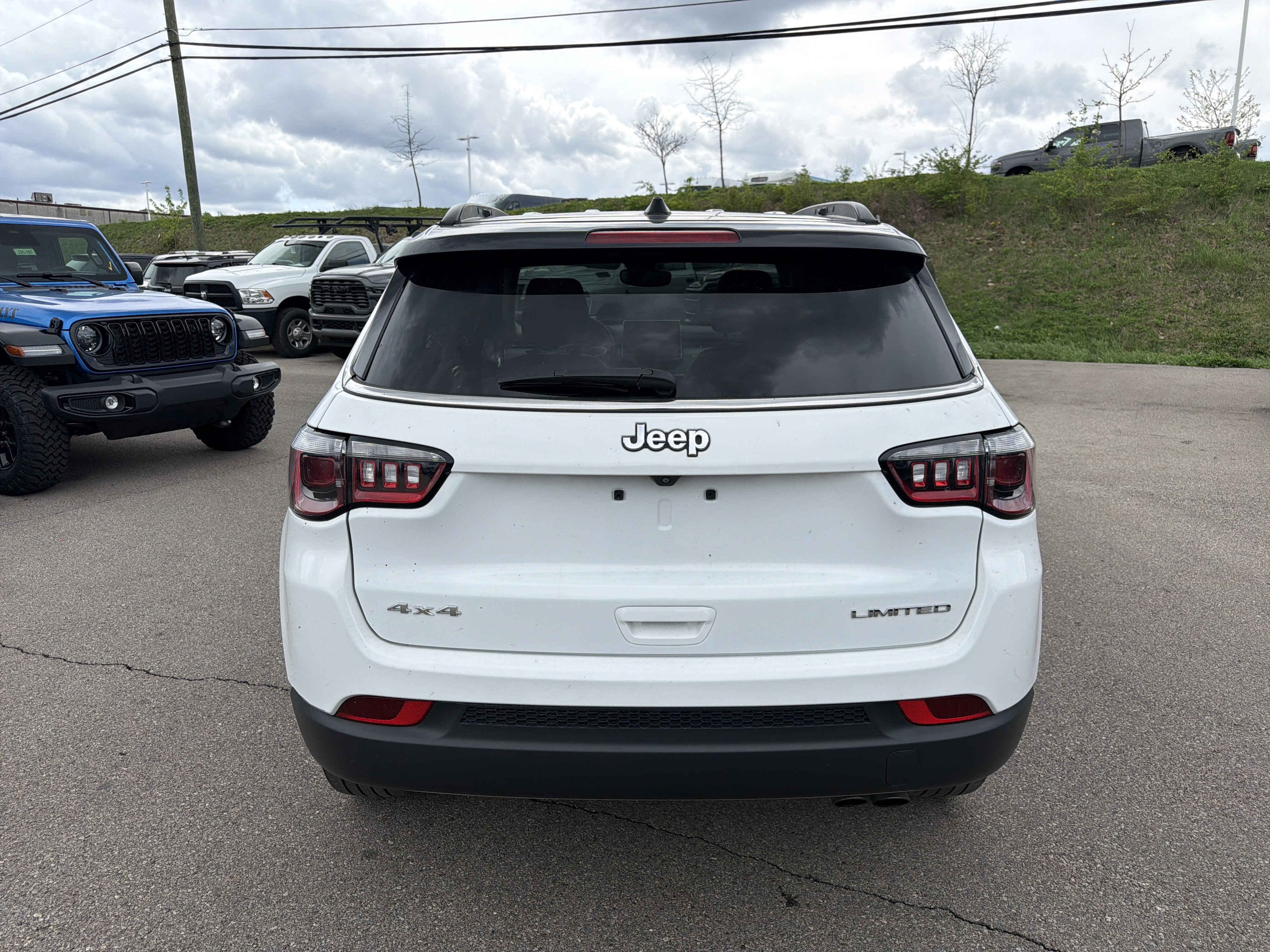 Used 2022 Jeep Compass Limited image 10