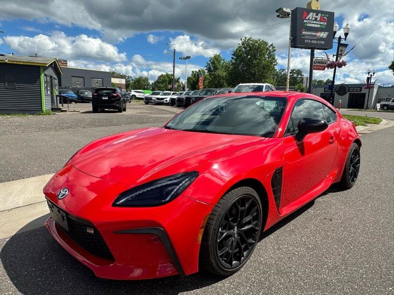 Used 2025 Toyota GR86 Premium w/ GR Wheel Package (TMS RWD image 4