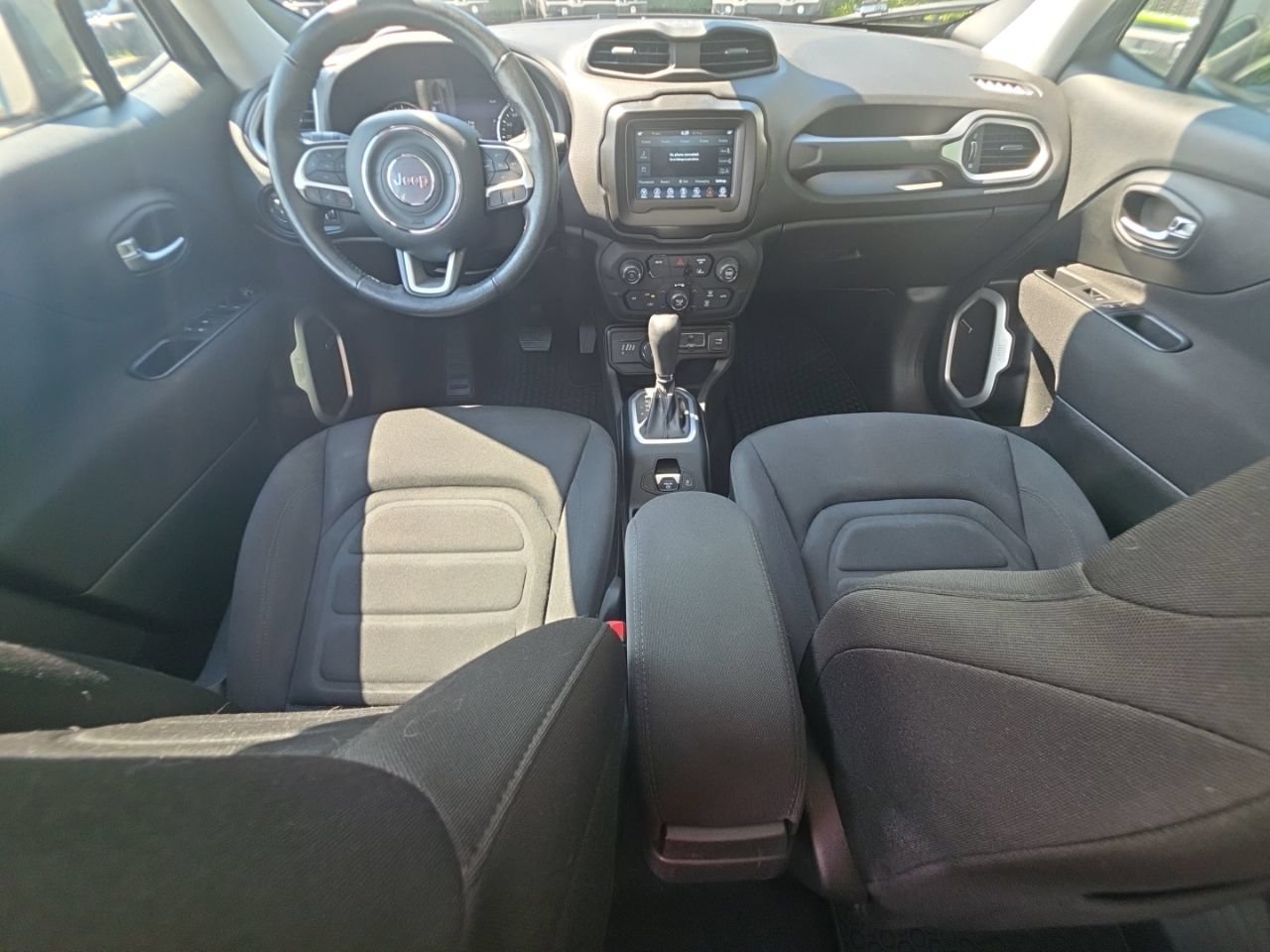 Used 2021 Jeep Renegade Latitude w/ Sun & Sound Group AWD/4WD image 33