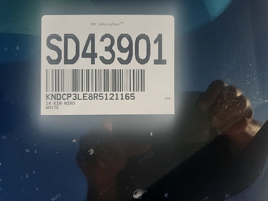 Certified 2024 Kia Niro LX FWD image 5