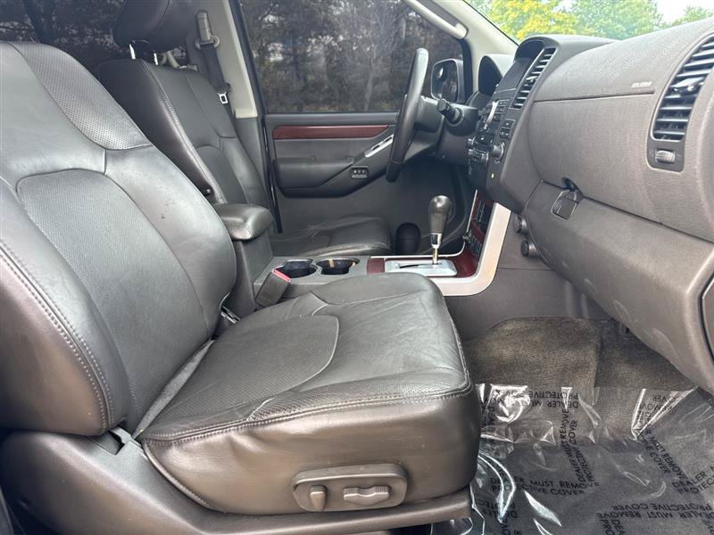 Used 2011 Nissan Pathfinder LE w/ Protection Pkg AWD/4WD image 40