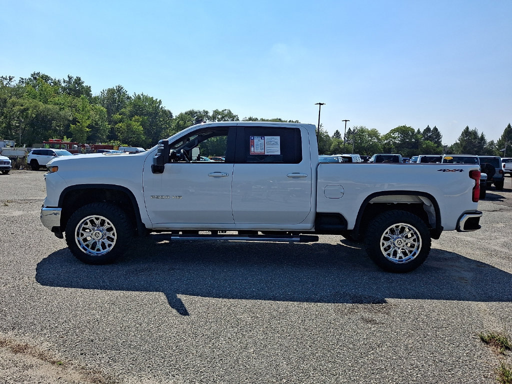 Used 2025 Chevrolet Silverado 2500 LT w/ Convenience Package AWD/4WD image 7