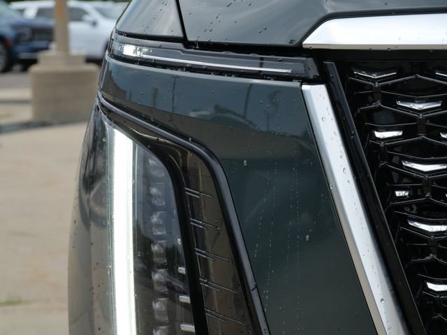 Used 2025 Cadillac Escalade ESV Premium Luxury w/ LPO, Floor Liner Package AWD/4WD image 10