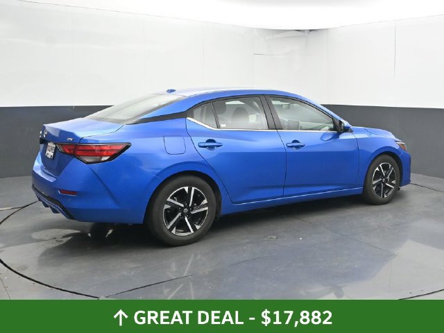 Used 2024 Nissan Sentra SV FWD image 2