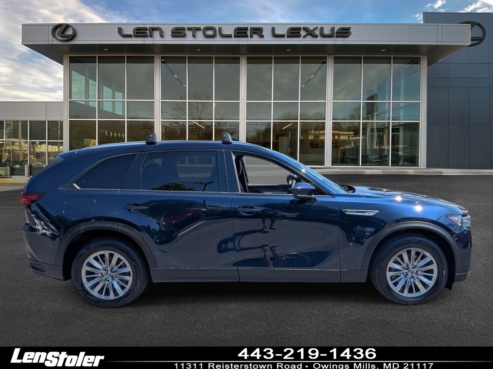 Used 2024 MAZDA CX-90 Plug-In Hybrid w/ Preferred AWD/4WD image 2
